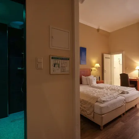 Hotel Budget By Savoy 3*